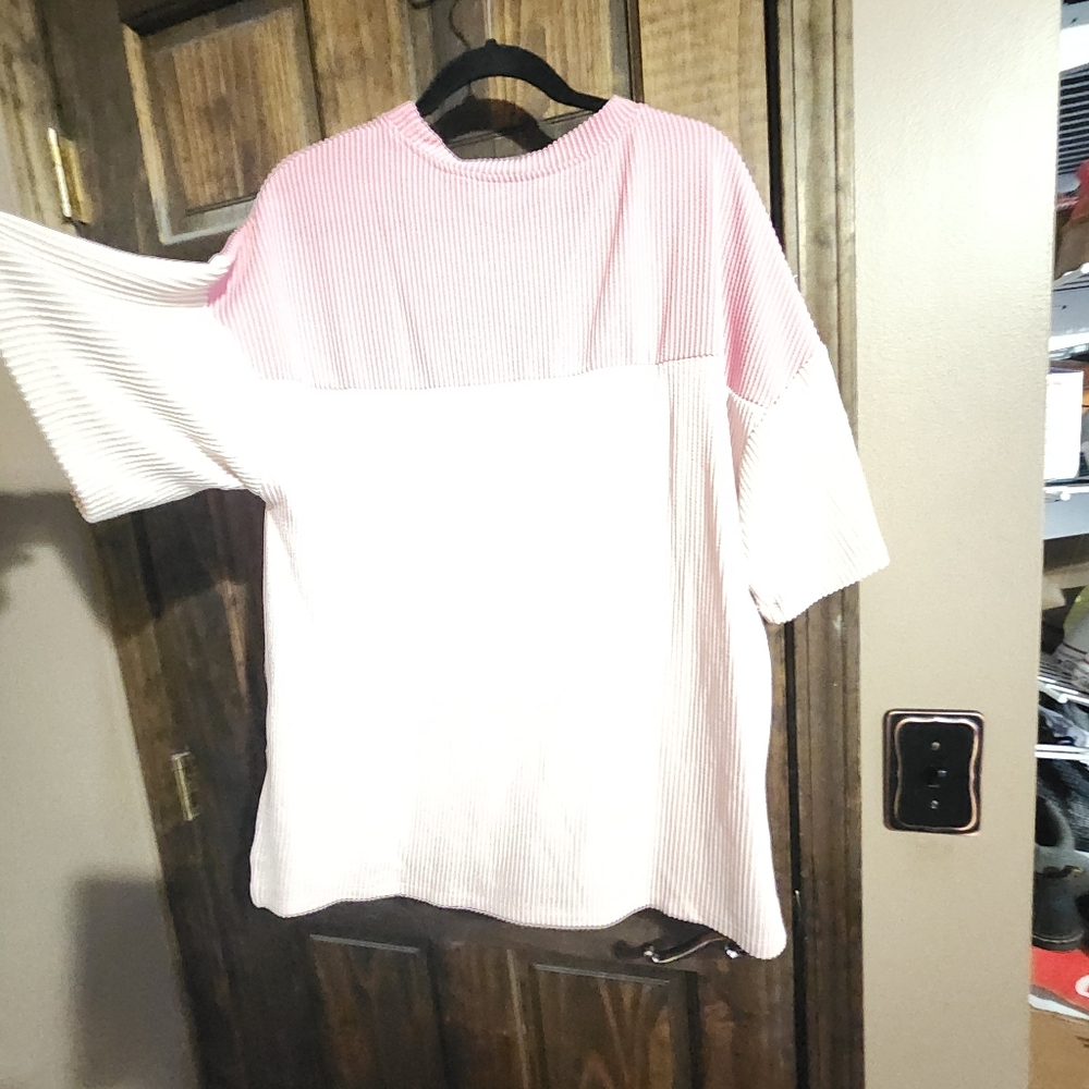 Color block top - Picture 2 of 3
